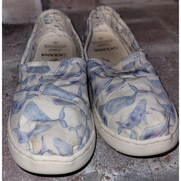 2 for $20  Oceana Whale TOMS Size 5 - Picture 1 of 7